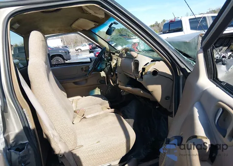 1998 Chevrolet S-10 Fleetside из США, поврежденный, VIN 1GCCS14X5W8196922